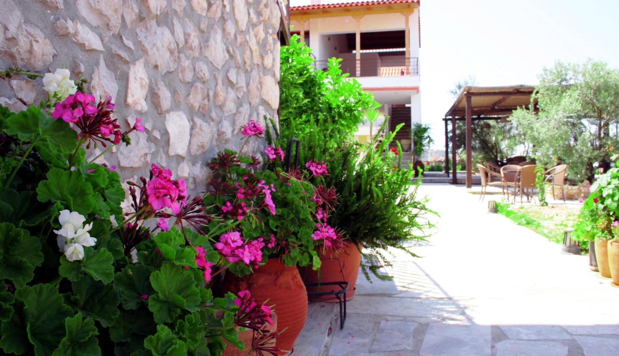 Hani Inn Ligourio Exterior foto