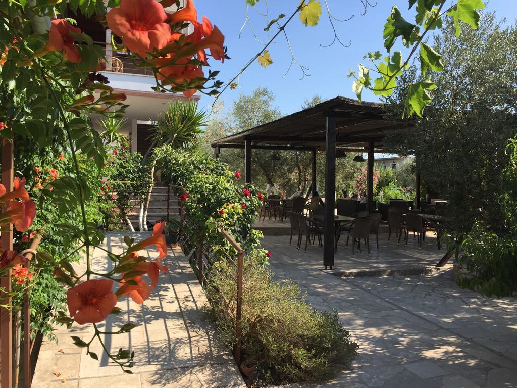 Hani Inn Ligourio Exterior foto